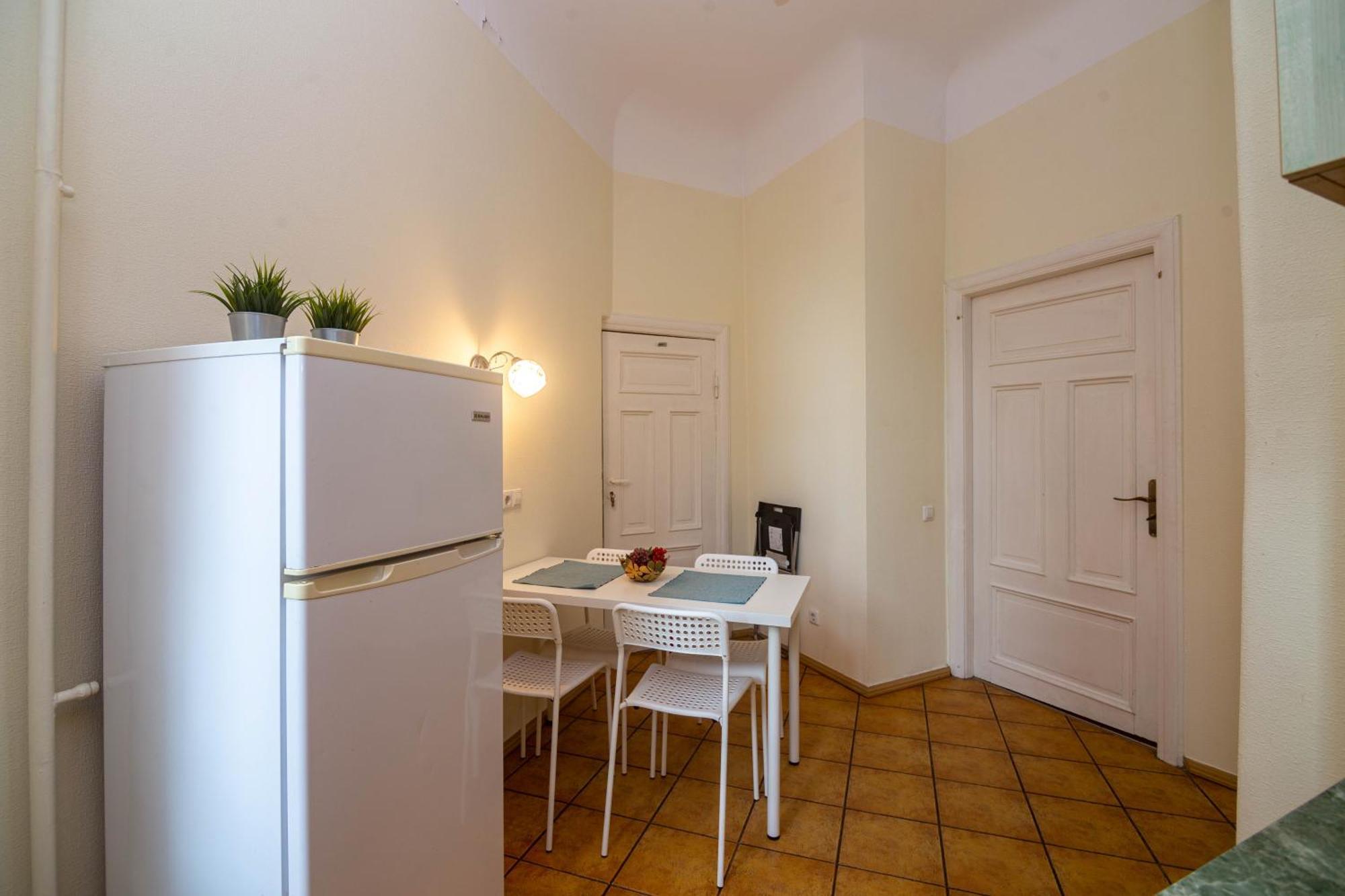 Spacious 4-bedroom Appartement *